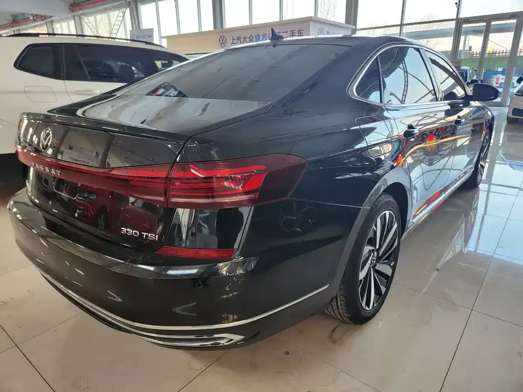 Volkswagen Passat — фото 5