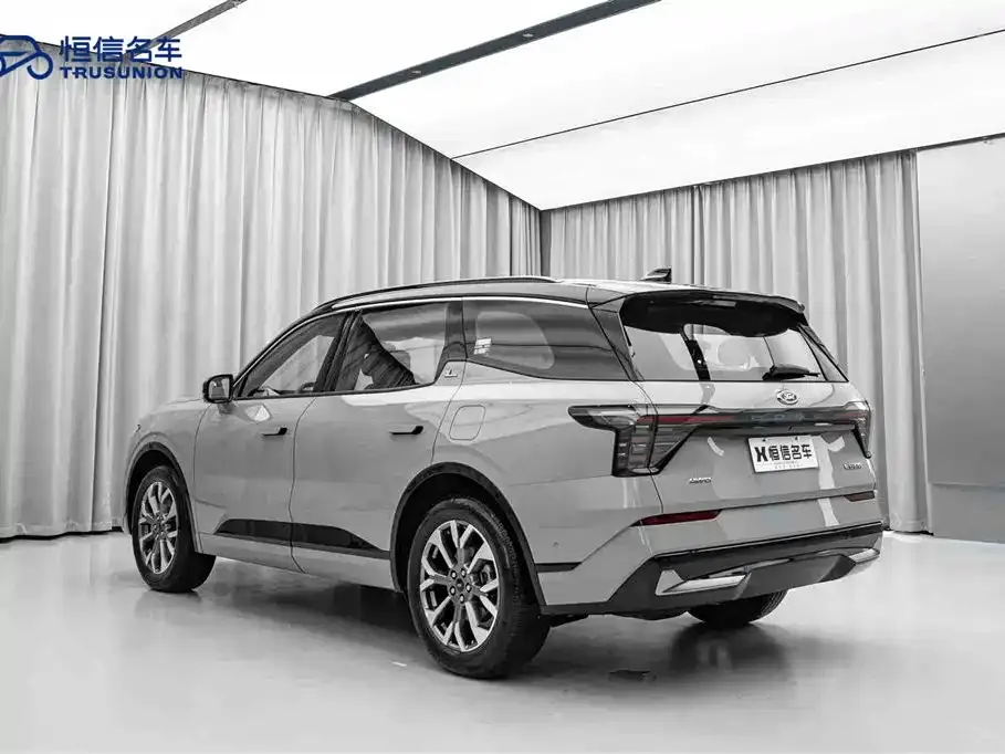 Ford Edge — фото 9