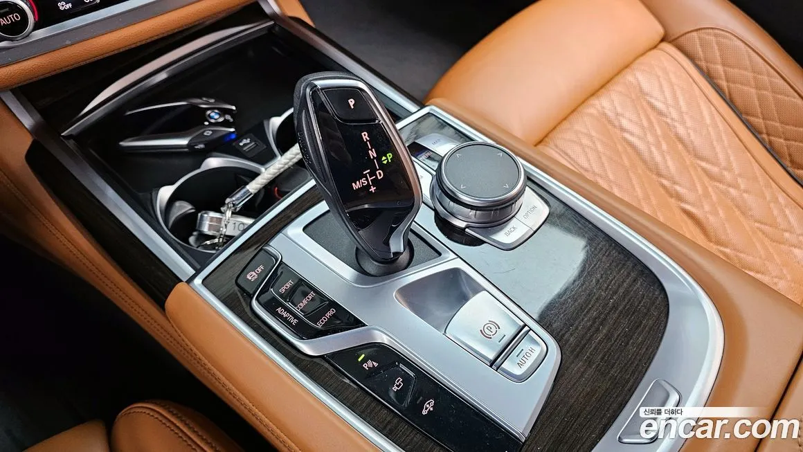 BMW 7-Series — фото 10