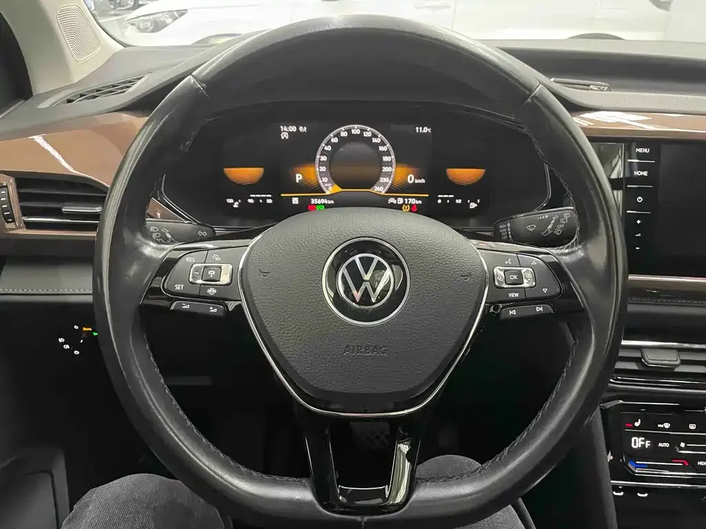 Volkswagen Tharu — фото 8