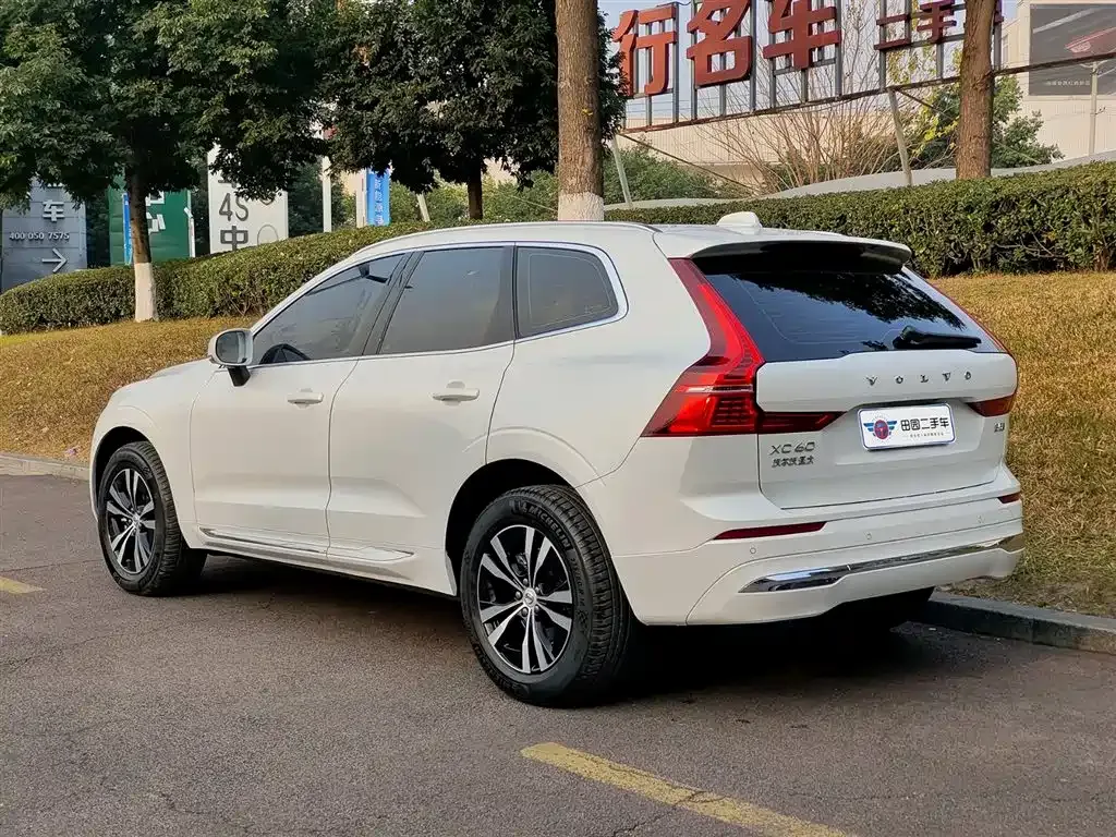 Volvo XC60 — фото 6