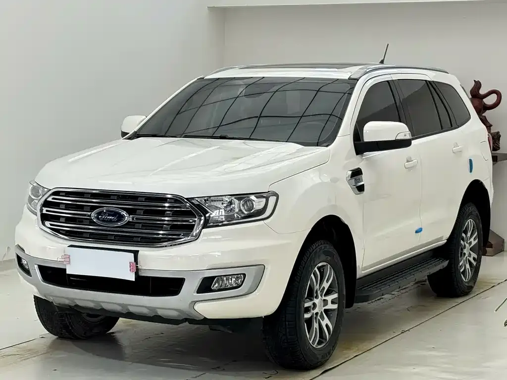 Ford Everest — фото 1