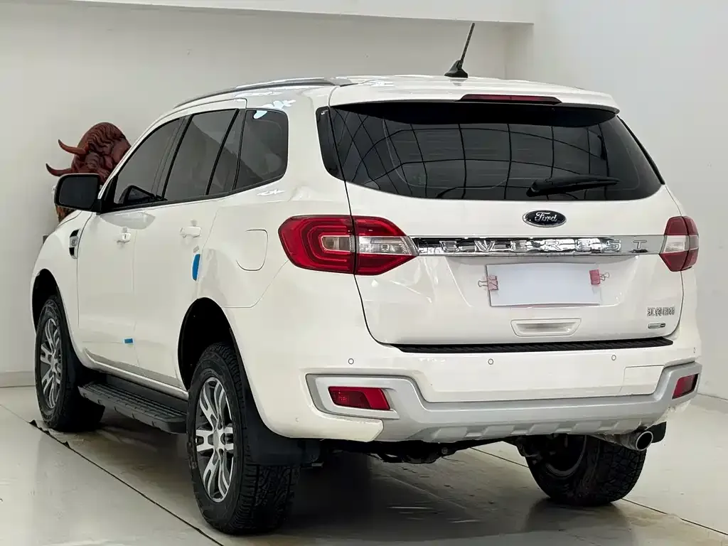 Ford Everest — фото 8