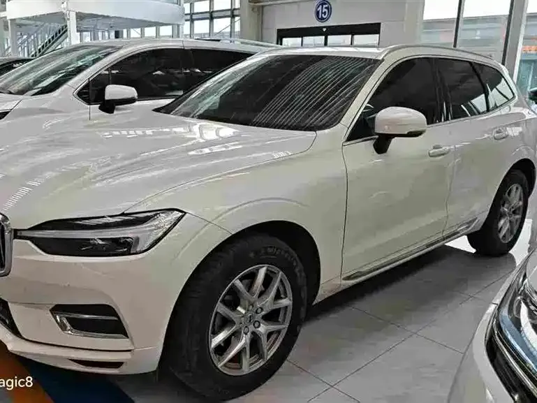 Volvo XC60 — фото 9