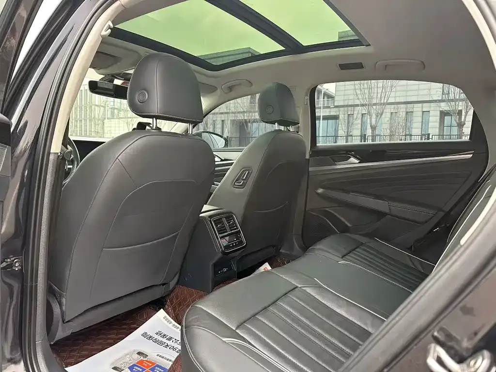 Volkswagen Passat New Energy — фото 6