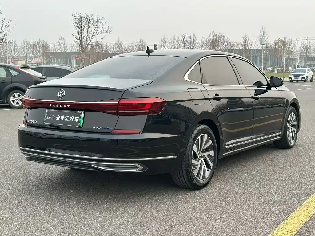 Volkswagen Passat New Energy — фото 7