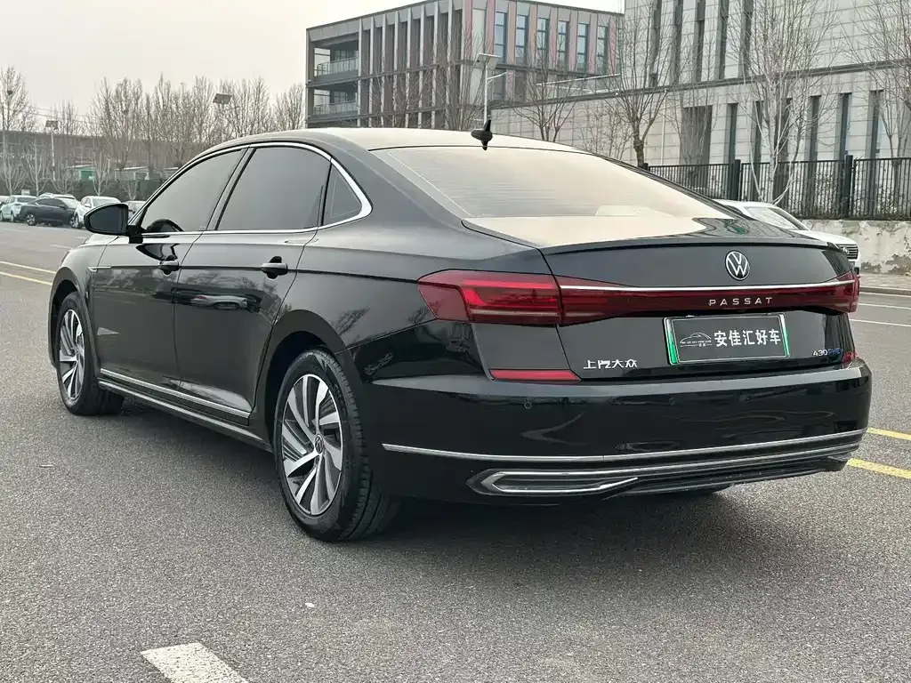 Volkswagen Passat New Energy — фото 4