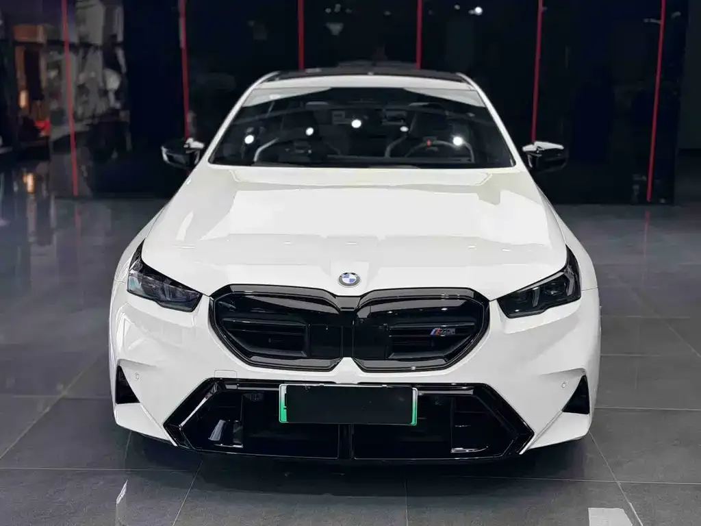 BMW M5 New Energy — фото 5