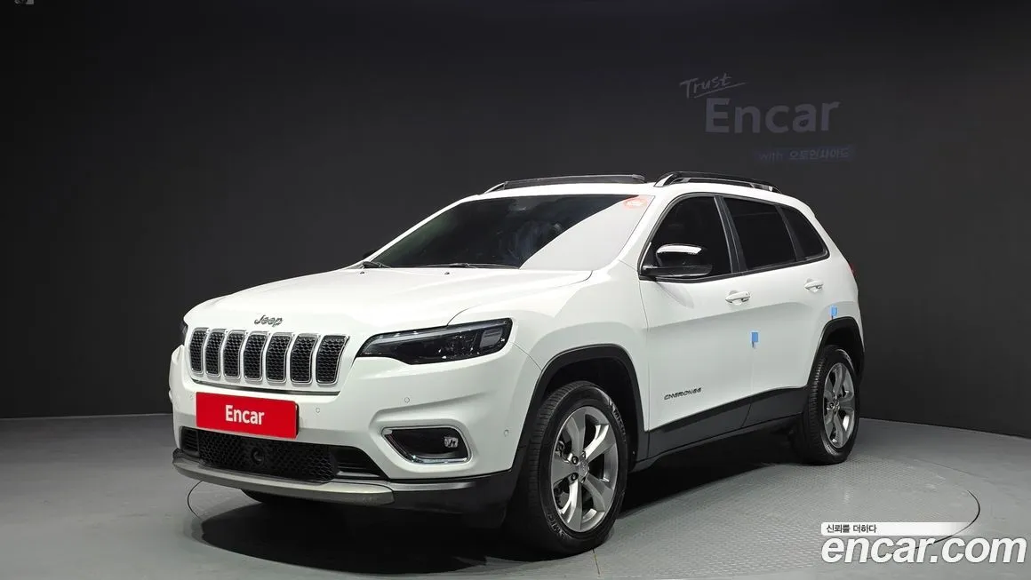 Jeep Cherokee — фото 1