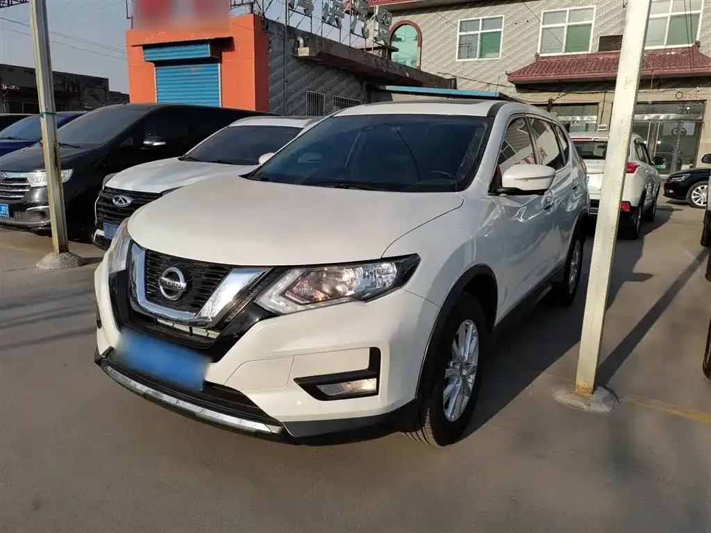 Nissan X-Trail — фото 1