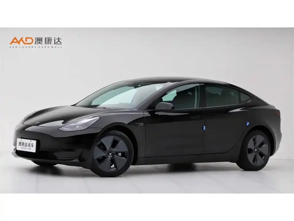 Tesla Model 3 — фото 1