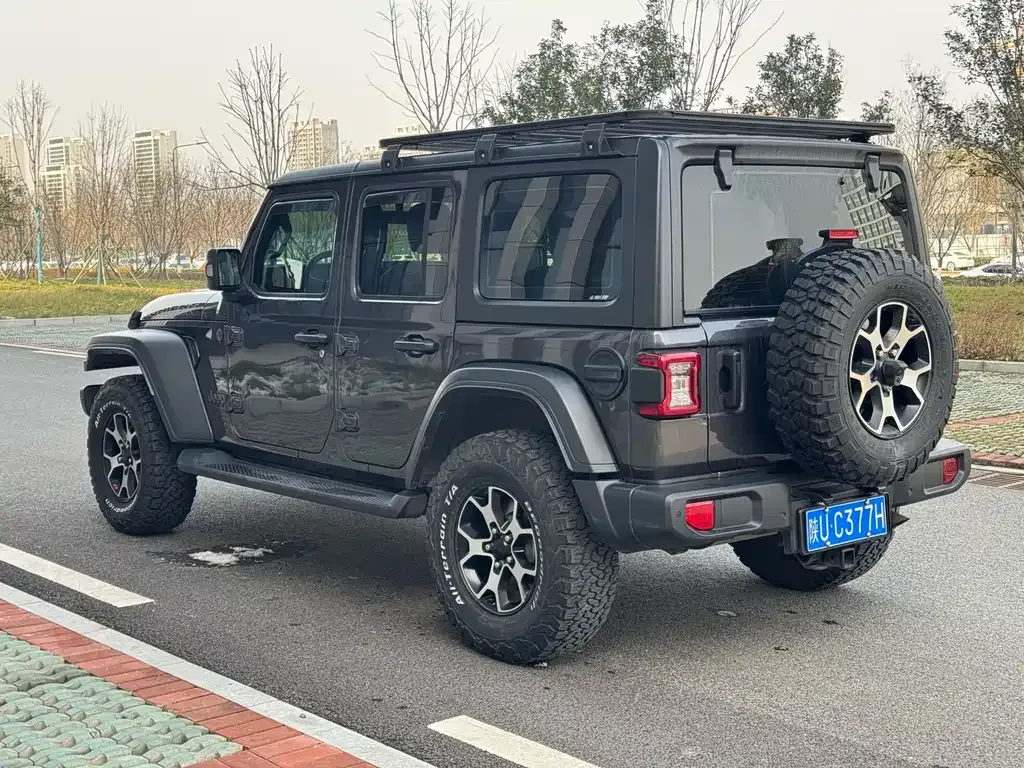 Jeep Wrangler — фото 6