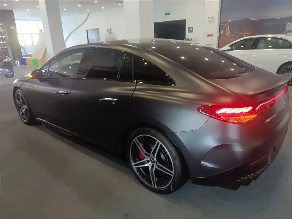 Mercedes-Benz EQE AMG — фото 3