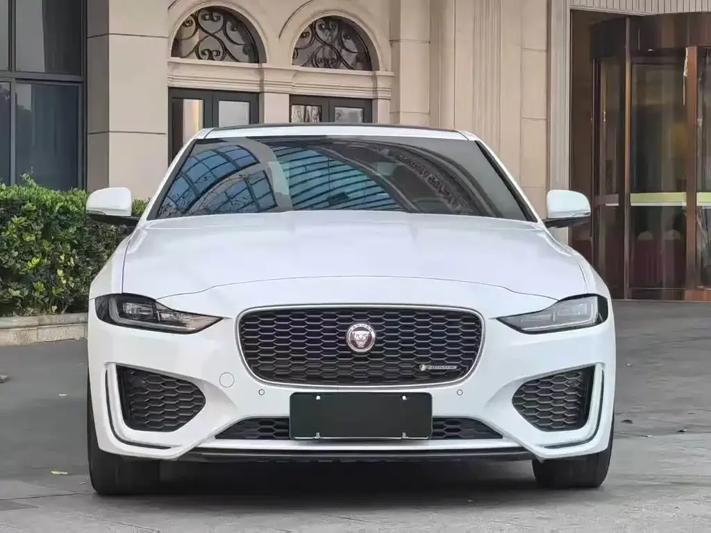 Jaguar XEL — фото 1