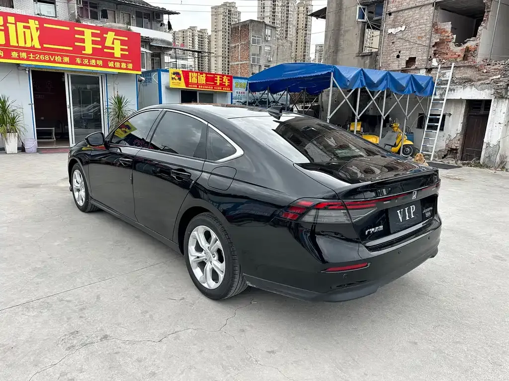 Honda Accord — фото 9