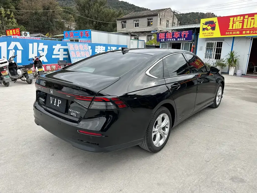 Honda Accord — фото 10