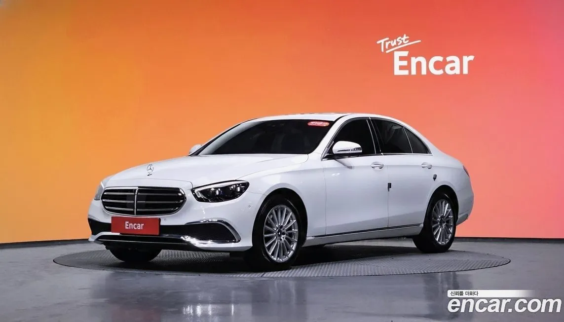 Mercedes-Benz E-Class — фото 1