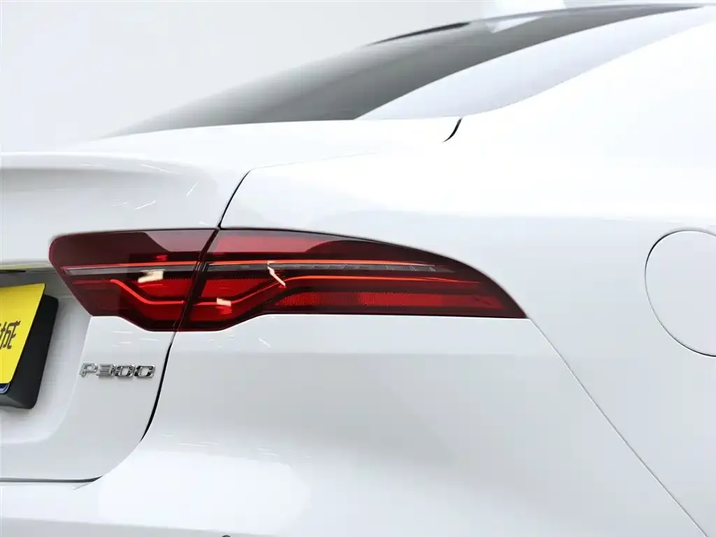 Jaguar XEL — фото 3