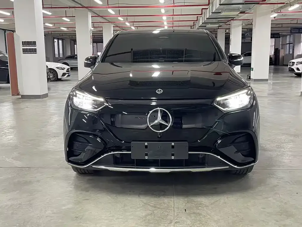 Mercedes-Benz EQE SUV — фото 6