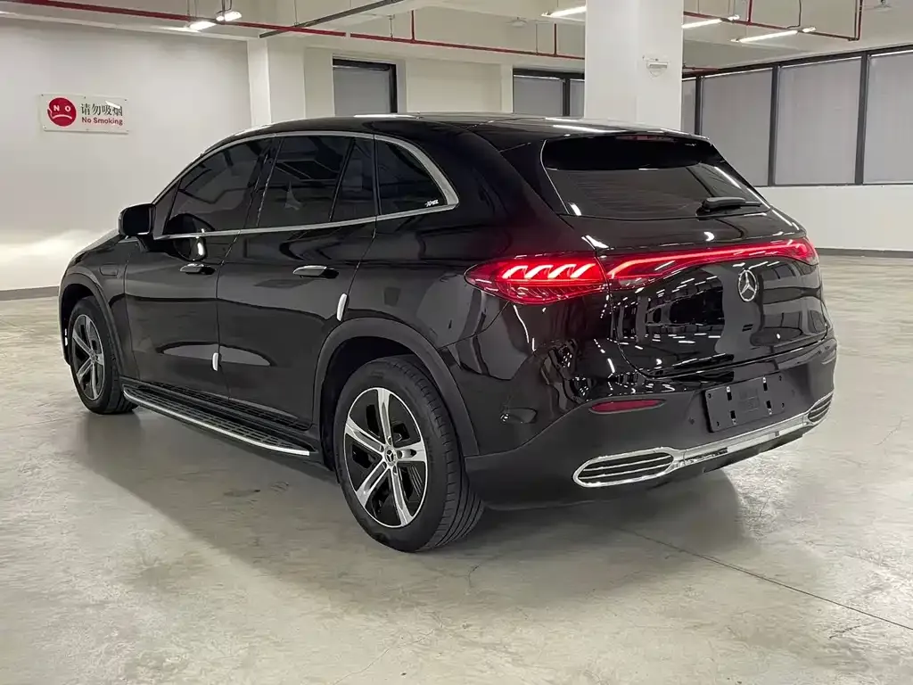 Mercedes-Benz EQE SUV — фото 3