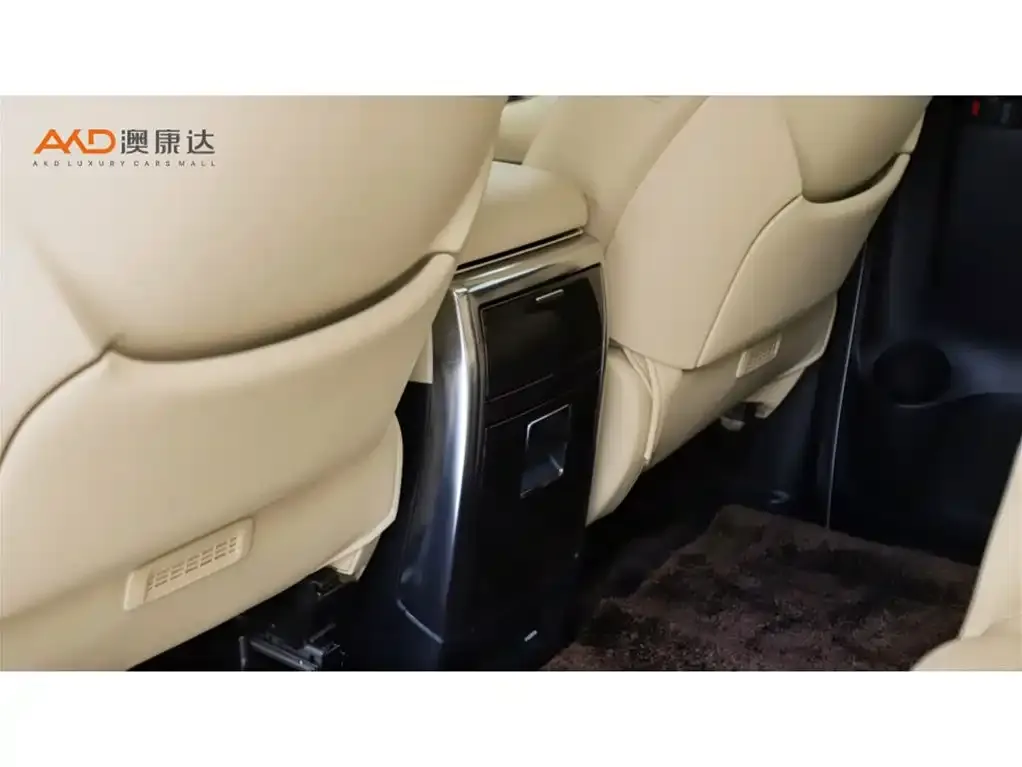 Toyota Alphard — фото 6