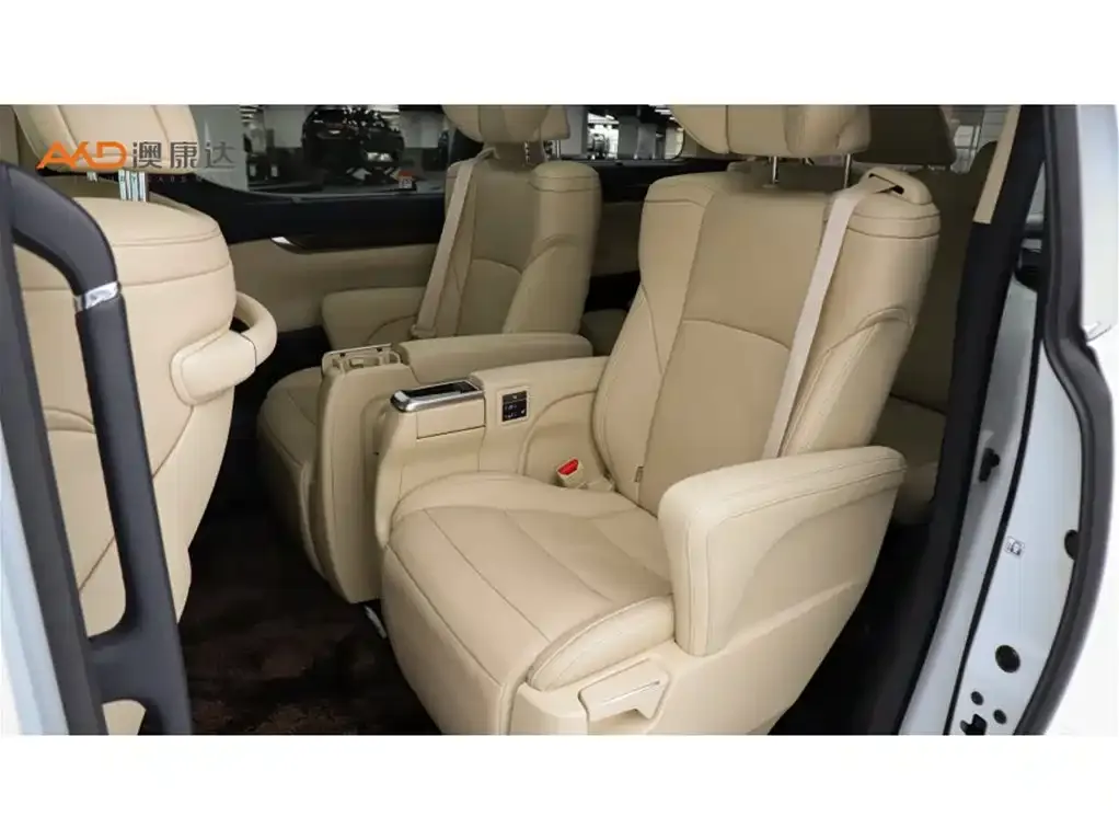 Toyota Alphard — фото 2