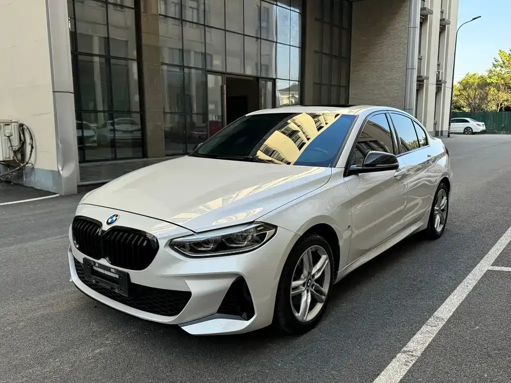 BMW 1 Series — фото 1