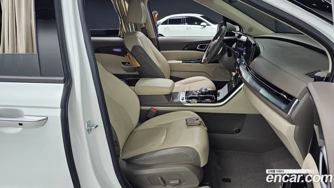 Kia Carnival — фото 10