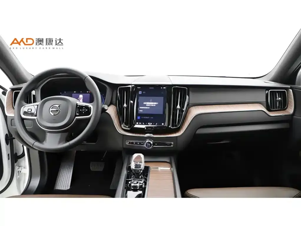 Volvo XC60 — фото 3
