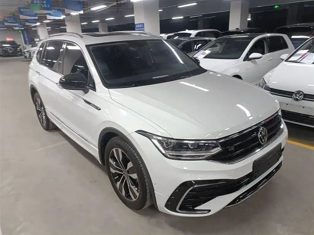Volkswagen Tiguan L — фото 3