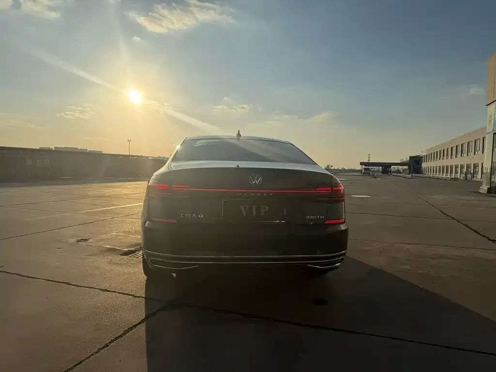 Volkswagen Passat — фото 4