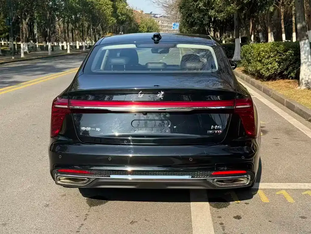 Hongqi H5 — фото 2