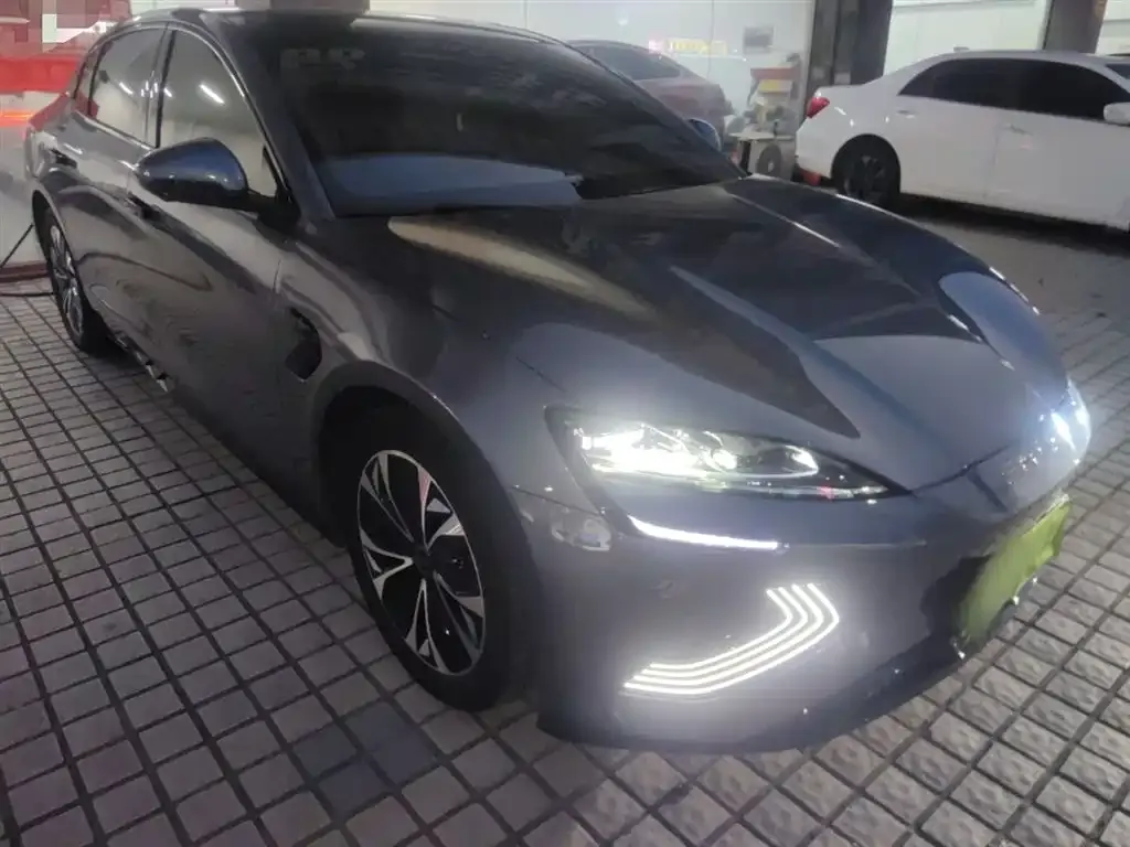 BYD Seal — фото 8