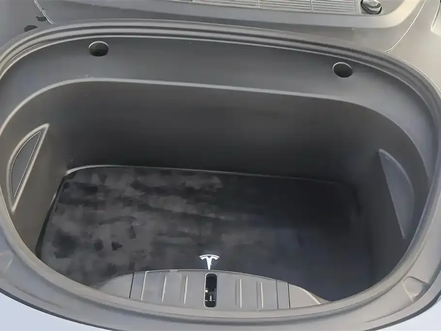 Tesla Model 3 — фото 3