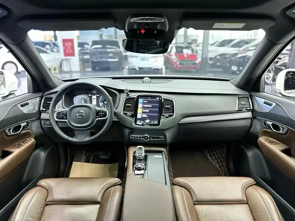Volvo XC90 — фото 2