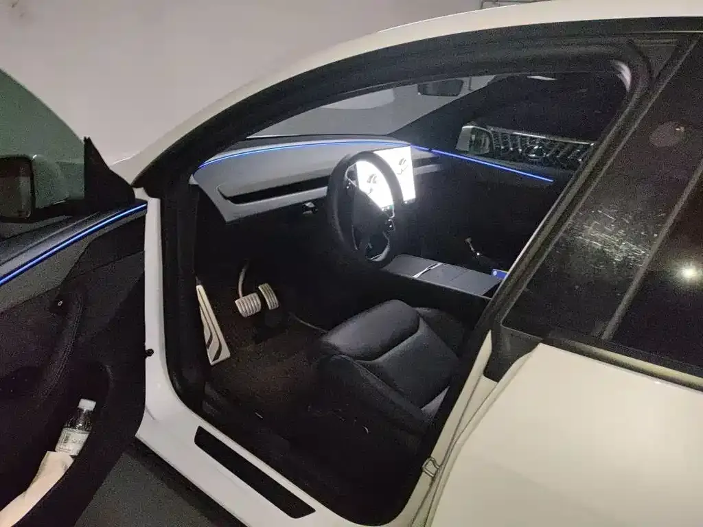 Tesla Model Y L — фото 7