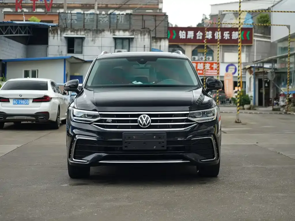 Volkswagen Tiguan L — фото 9