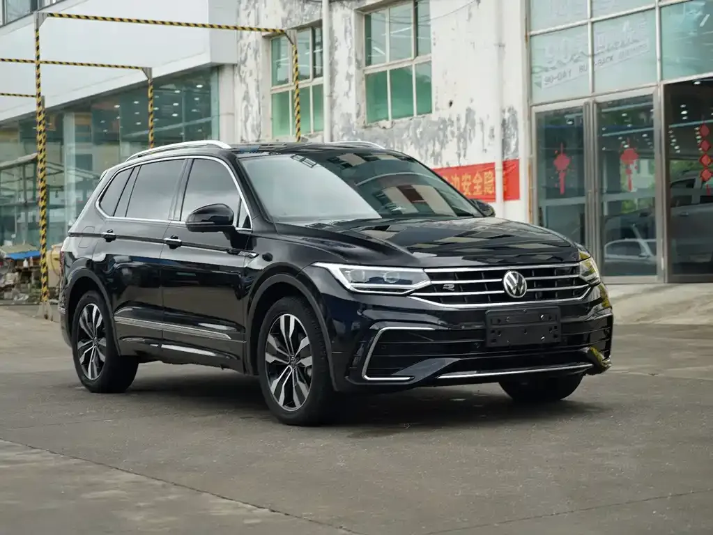 Volkswagen Tiguan L — фото 7