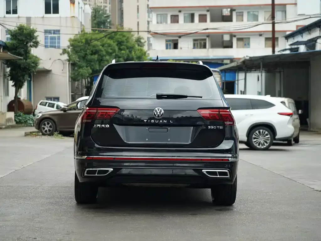 Volkswagen Tiguan L — фото 2