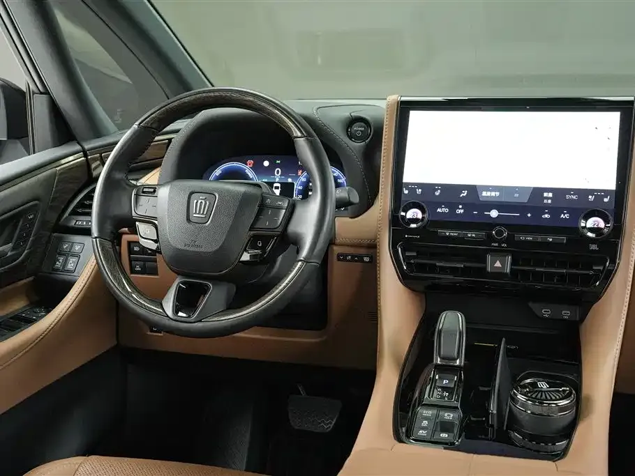 Toyota Vellfire — фото 9