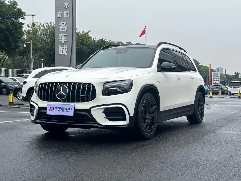 Mercedes-Benz GLB AMG — фото 1