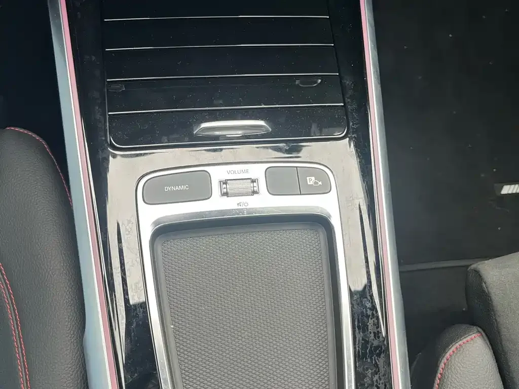 Mercedes-Benz GLB AMG — фото 2