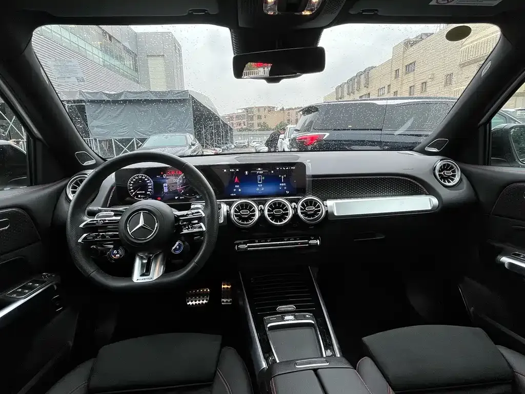 Mercedes-Benz GLB AMG — фото 9
