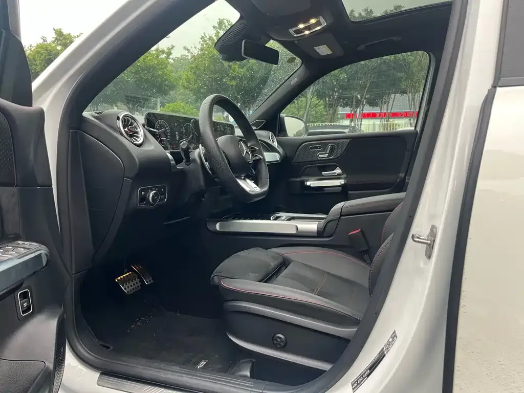 Mercedes-Benz GLB AMG — фото 7