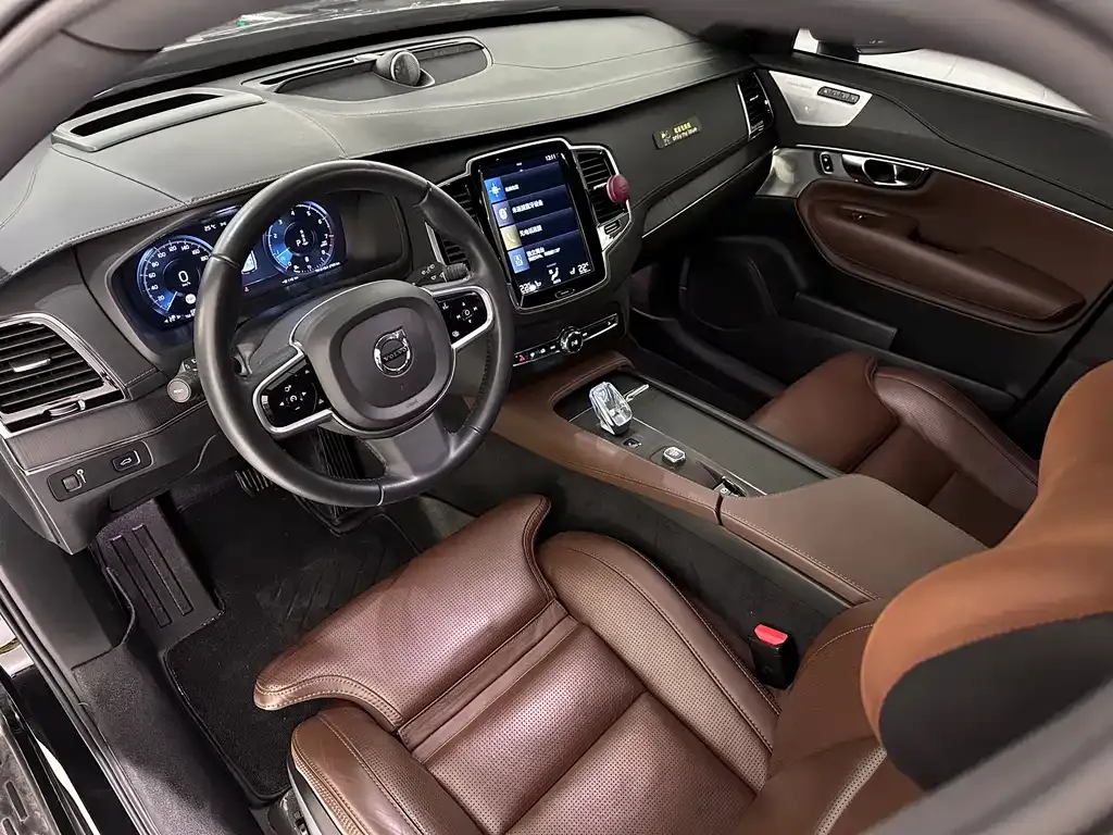 Volvo XC90 — фото 7