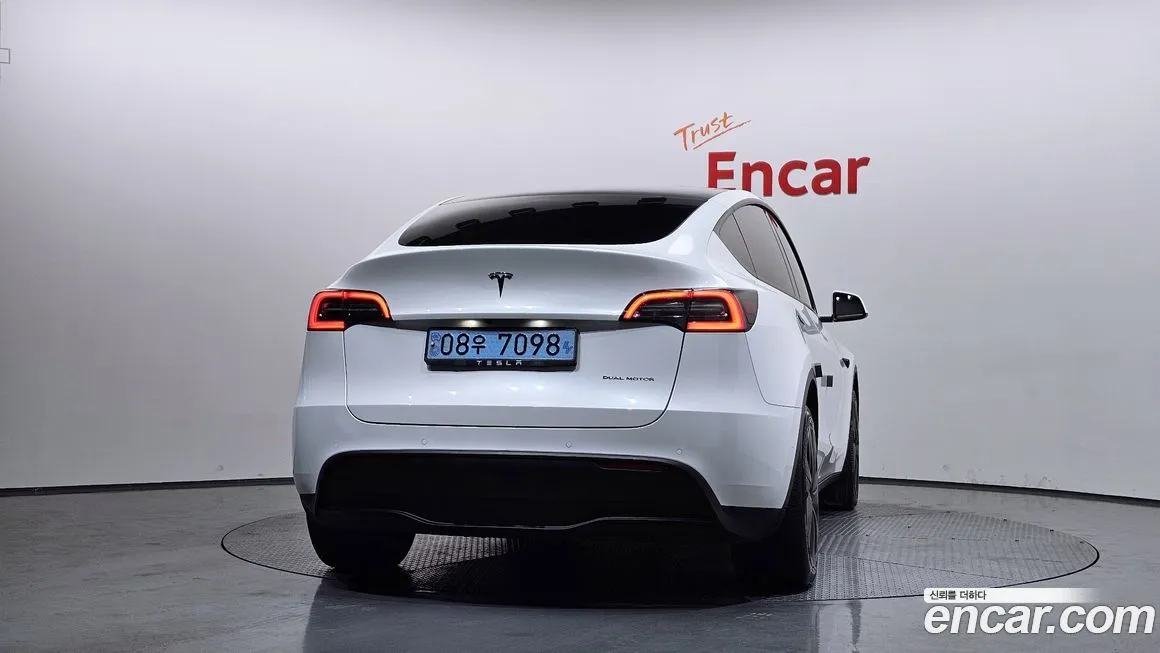 Tesla Model Y — фото 6