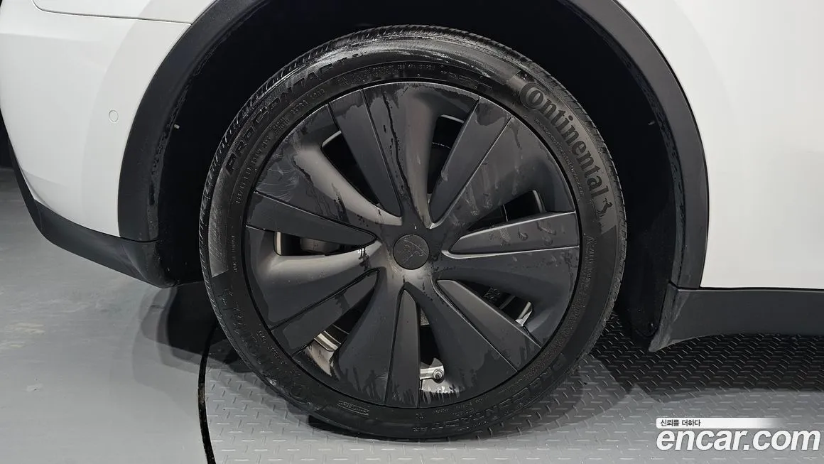 Tesla Model Y — фото 7