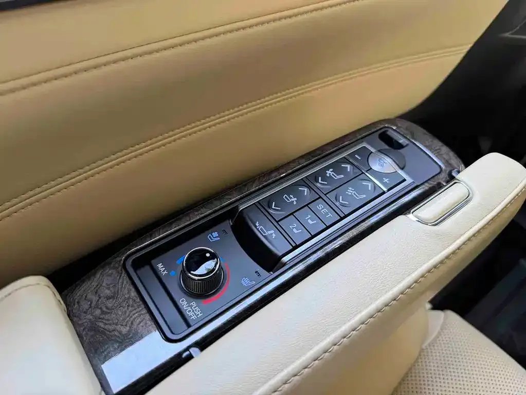 Toyota Alphard — фото 6