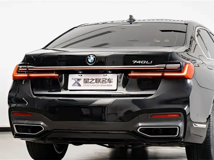 BMW 7 Series — фото 9