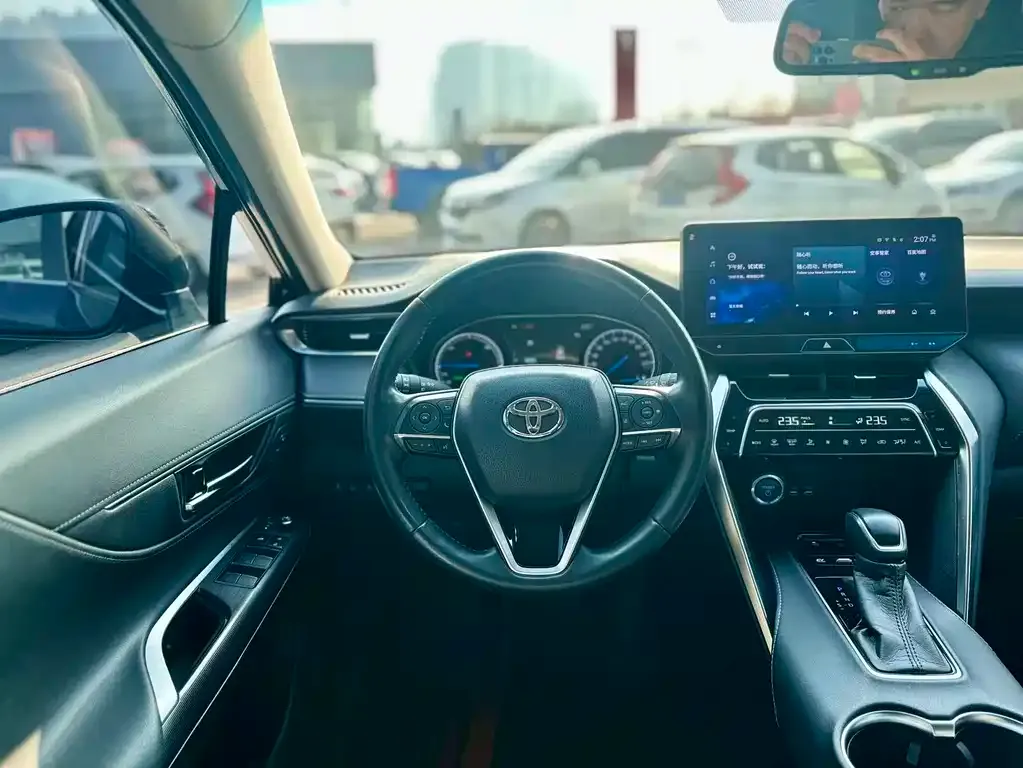 Toyota Harrier — фото 8